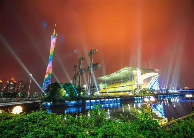 澳门彩生肖走势图与新式彩票码图表图片对比分析